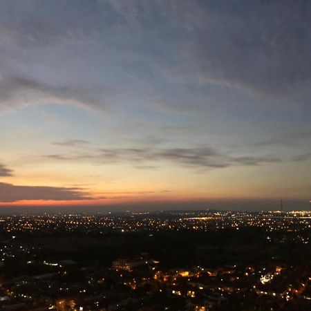 סוראבאיה Cosmy Orchard Apartment מראה חיצוני תמונה
